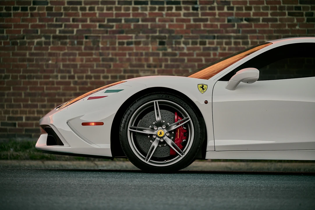 2015 Ferrari 458 Speciale - Image 28 of 31