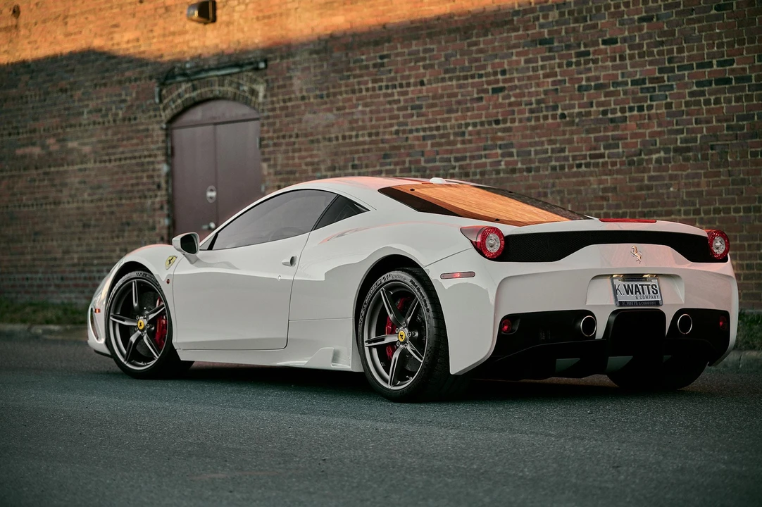 2015 Ferrari 458 Speciale - Image 12 of 31
