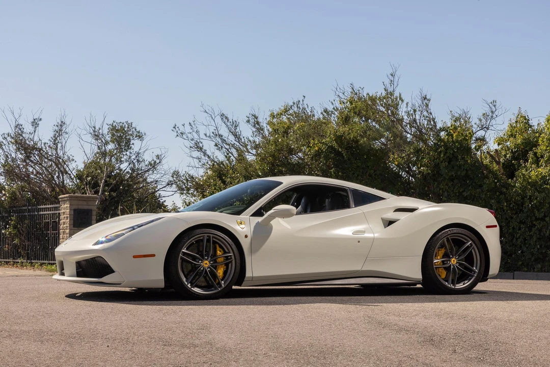 2016 Ferrari 488 GTB - Image 16 of 31