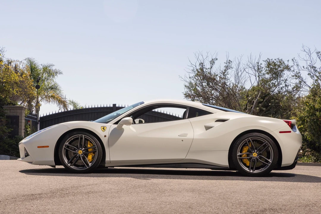 2016 Ferrari 488 GTB - Image 18 of 31