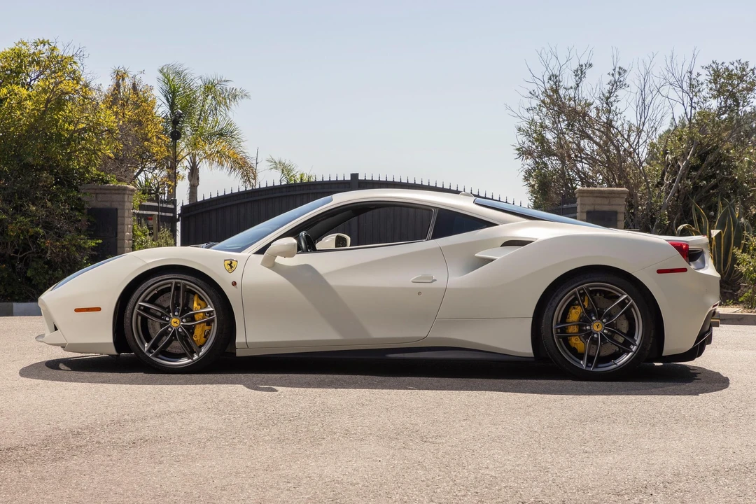 2016 Ferrari 488 GTB - Image 20 of 31