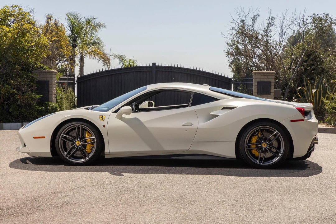 2016 Ferrari 488 GTB - Image 21 of 31