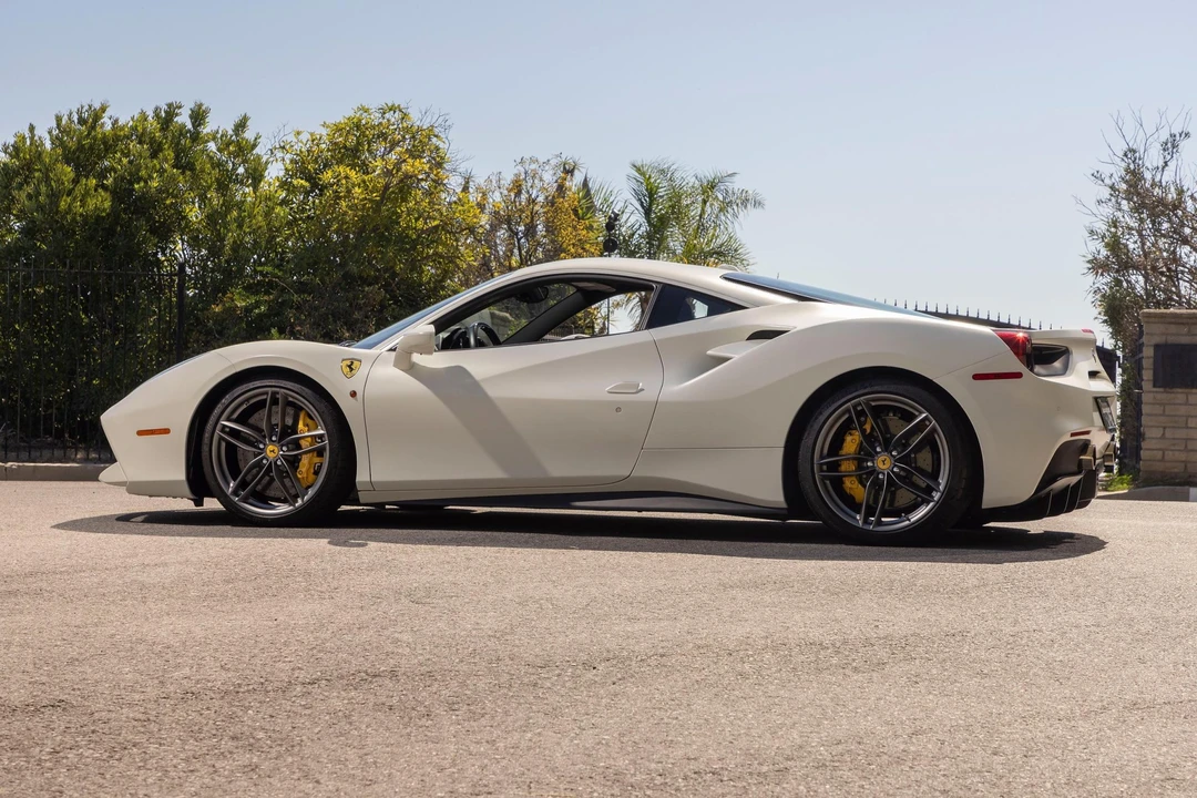 2016 Ferrari 488 GTB - Image 22 of 31