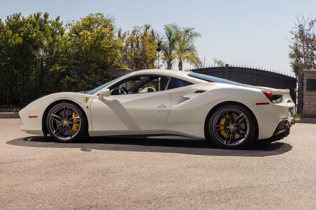 2016 Ferrari 488 GTB - Image 24 of 31