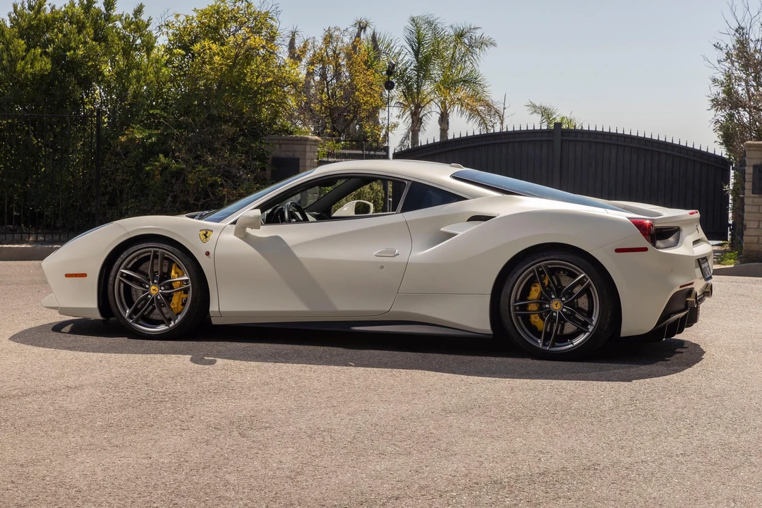 2016 Ferrari 488 GTB - Image 24 of 31