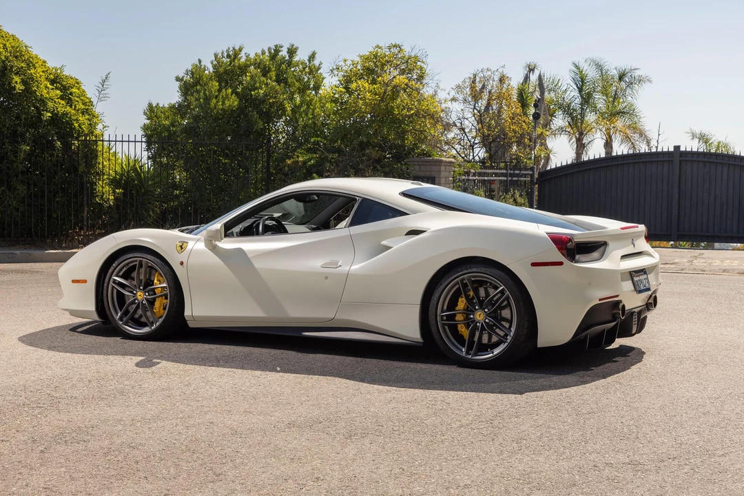 2016 Ferrari 488 GTB - Image 28 of 31