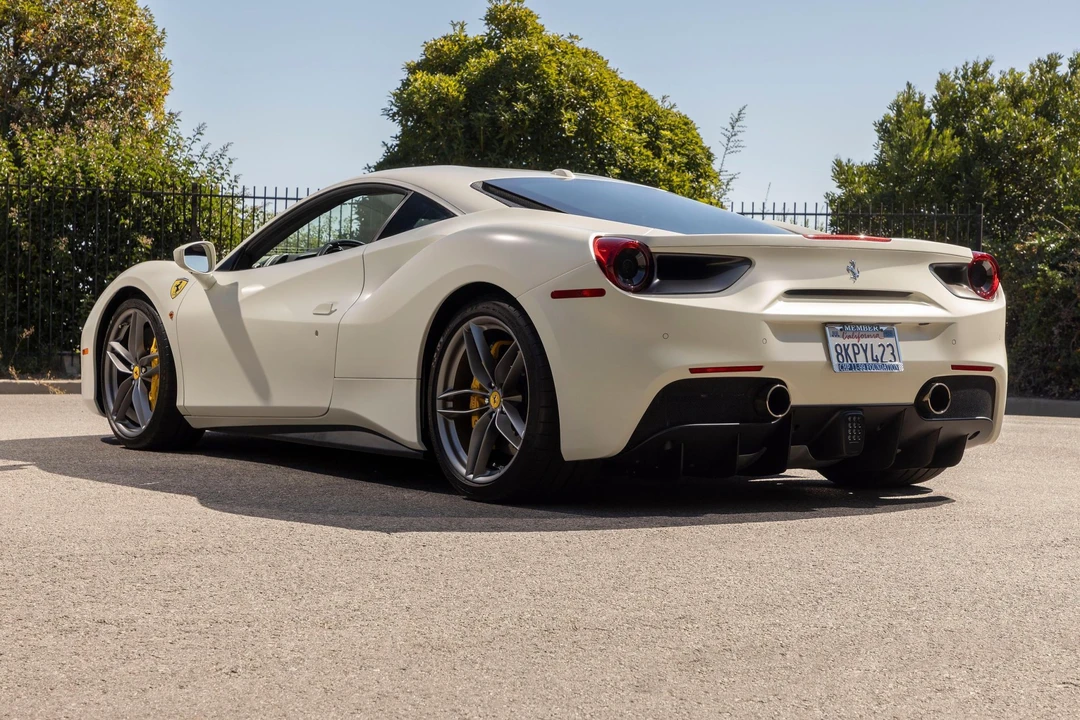 2016 Ferrari 488 GTB - Image 30 of 31