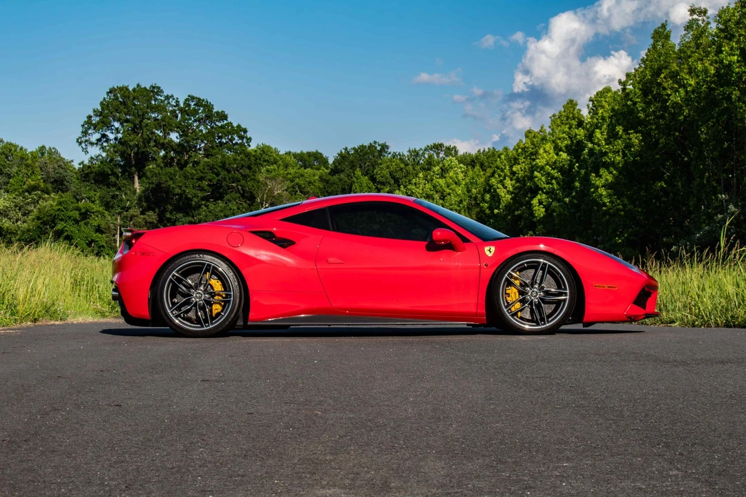 2016 Ferrari 488 GTB - Image 15 of 31