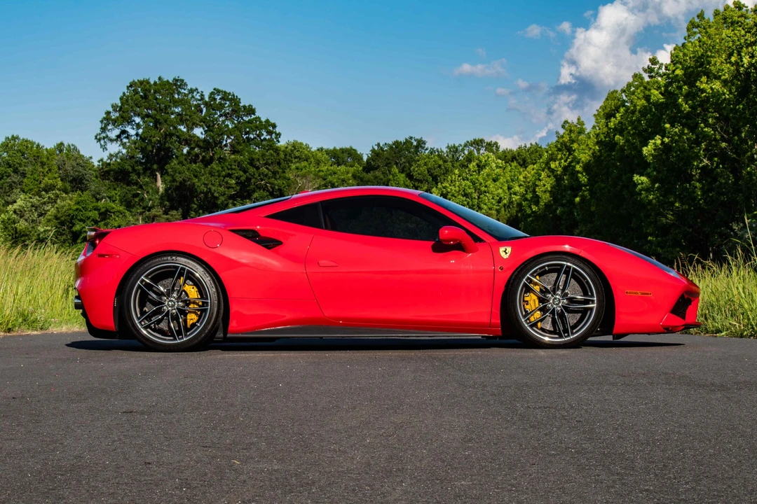 2016 Ferrari 488 GTB - Image 16 of 31