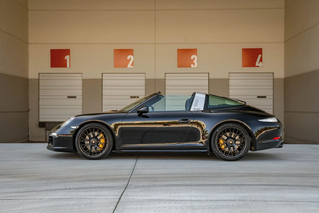 2016 Porsche 991 Targa 4 GTS - Image 15 of 31