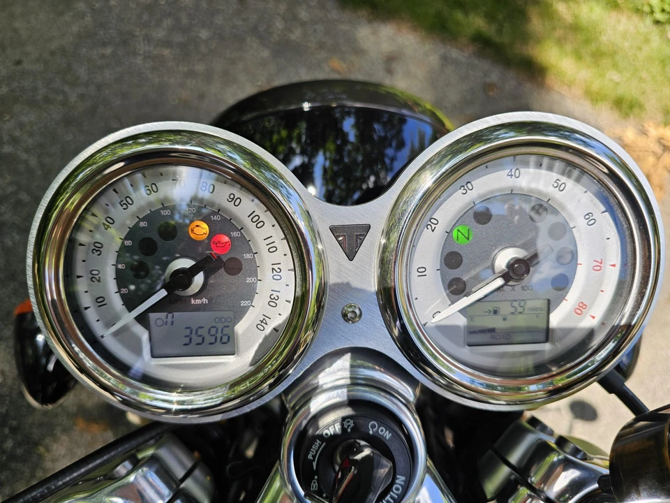2016 Triumph Thruxton - Image 12 of 31