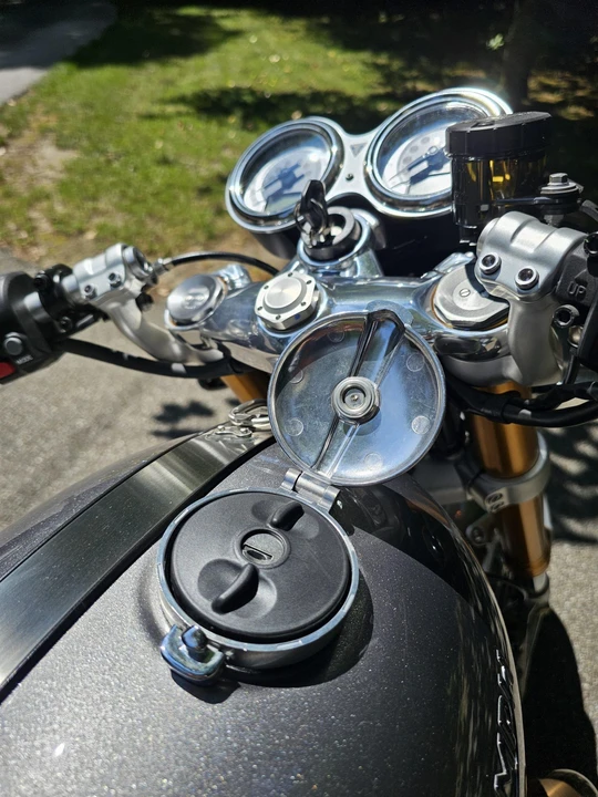 2016 Triumph Thruxton - Image 18 of 31