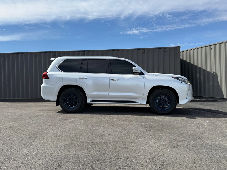 2021 Lexus LX 3rd Gen - Image 24 of 31