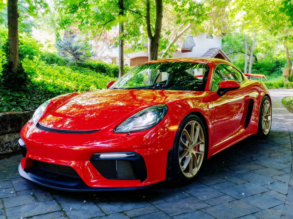 2021 Porsche 718 Cayman GT4 - Image 4 of 31
