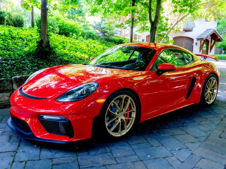 2021 Porsche 718 Cayman GT4 - Image 2 of 31