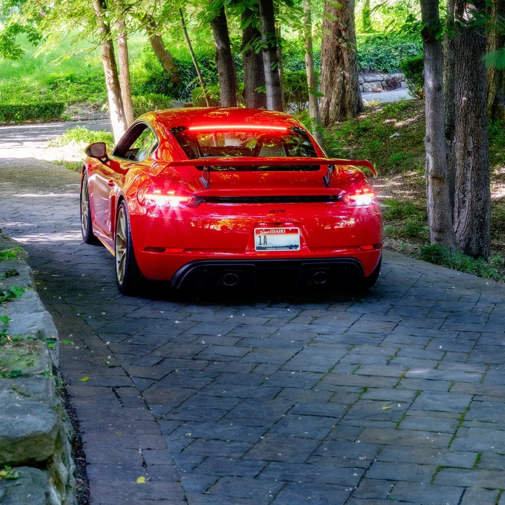 2021 Porsche 718 Cayman GT4 - Image 11 of 31
