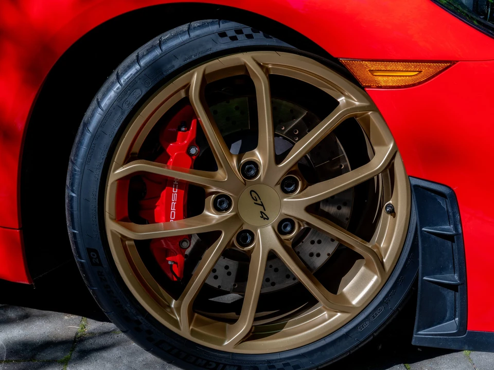 2021 Porsche 718 Cayman GT4 - Image 27 of 31
