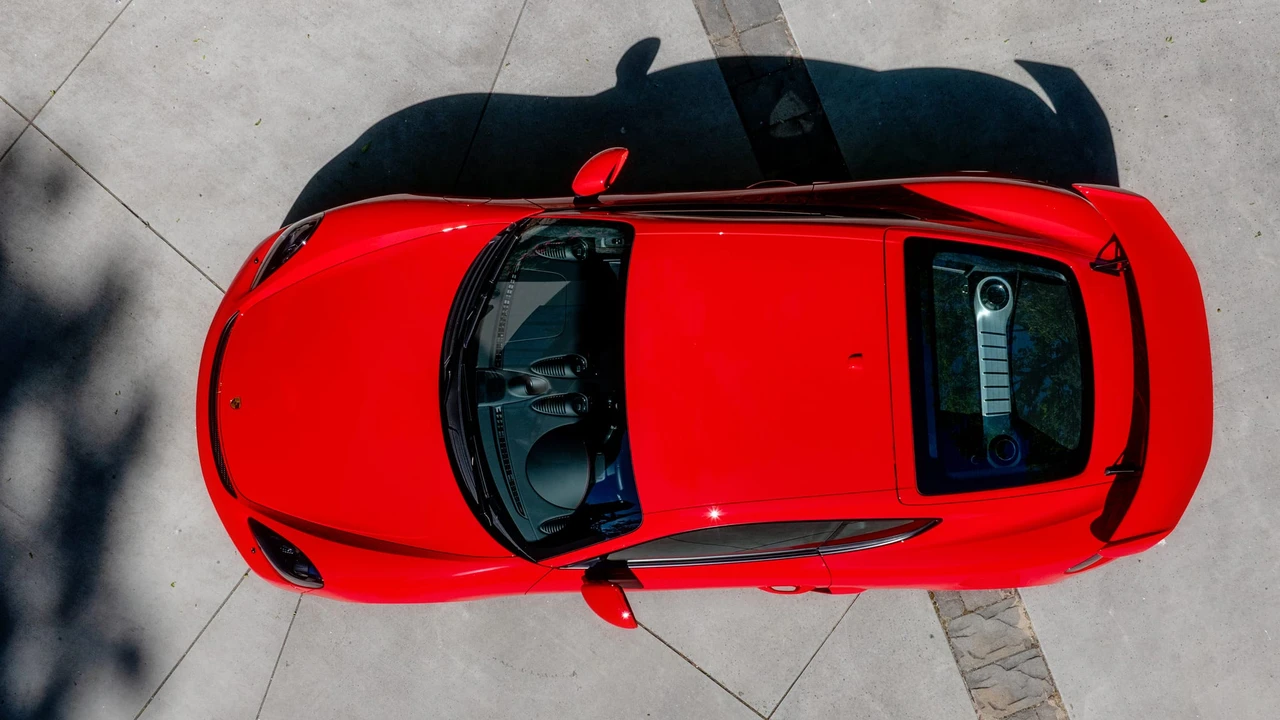 2021 Porsche 718 Cayman GT4 - Image 13 of 31