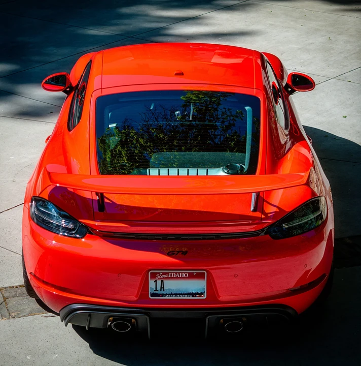 2021 Porsche 718 Cayman GT4 - Image 10 of 31