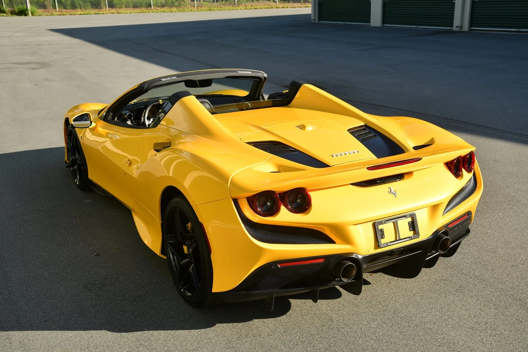 2022 Ferrari F8 Spider - Image 17 of 31