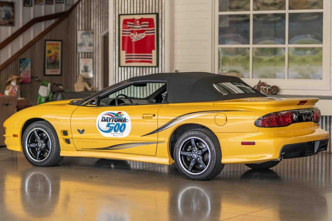 2002 Pontiac Firebird Trans Am 4th Gen - Image 12 of 31