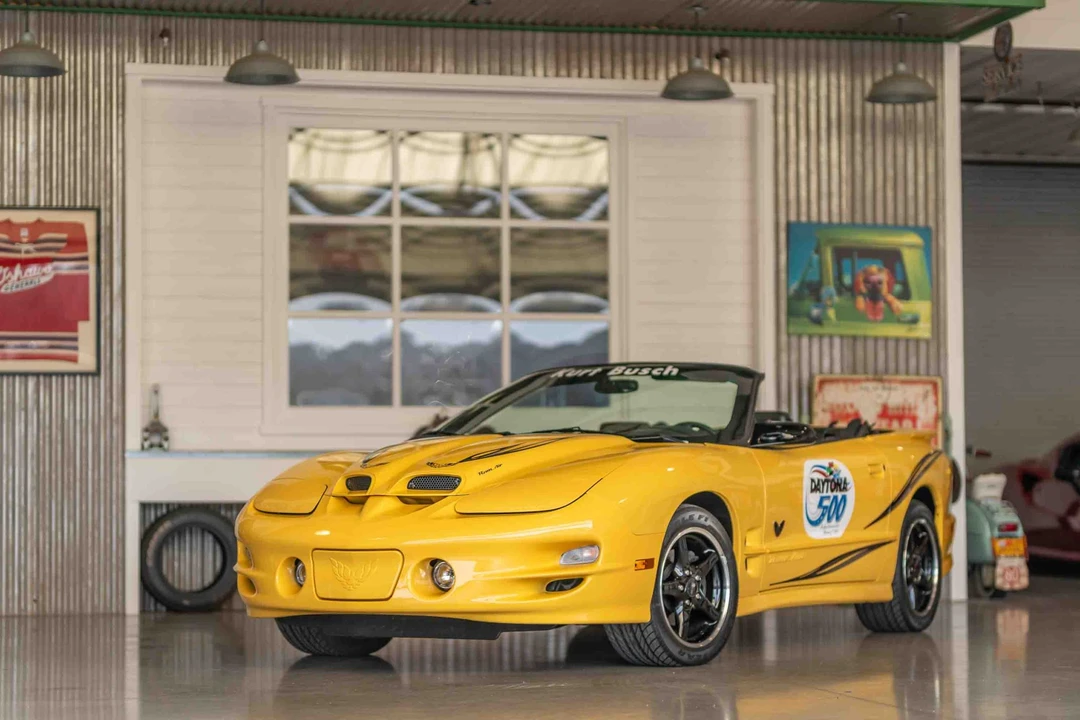 2002 Pontiac Firebird Trans Am 4th Gen - Image 2 of 31