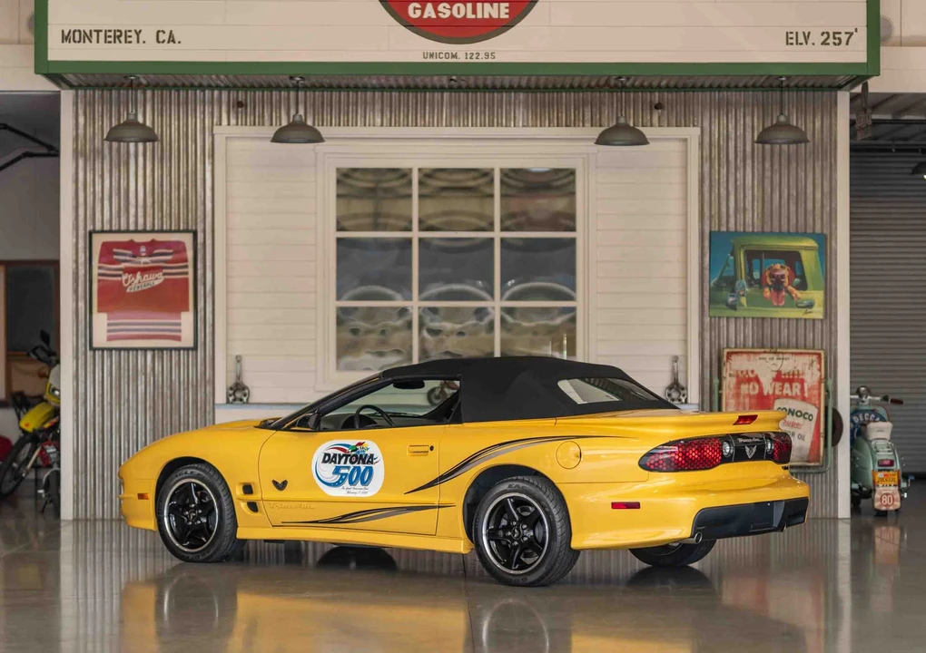 2002 Pontiac Firebird Trans Am 4th Gen - Image 13 of 31