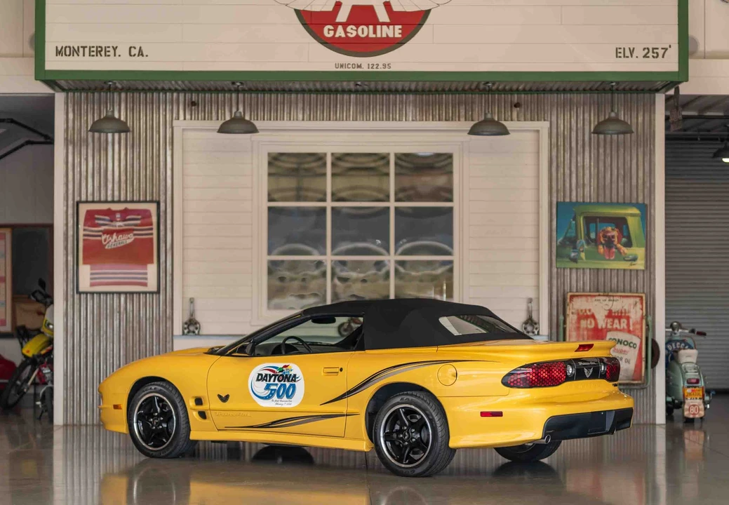 2002 Pontiac Firebird Trans Am 4th Gen - Image 14 of 31