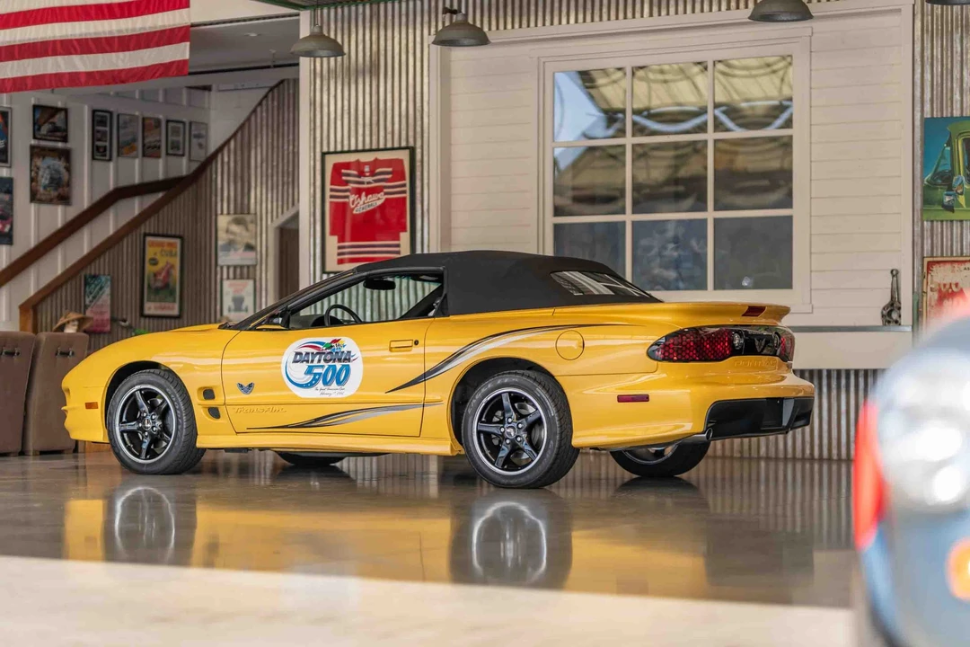 2002 Pontiac Firebird Trans Am 4th Gen - Image 11 of 31