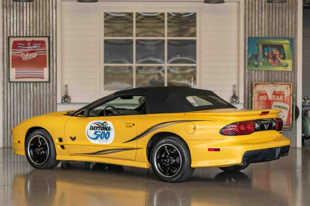 2002 Pontiac Firebird Trans Am 4th Gen - Image 16 of 31