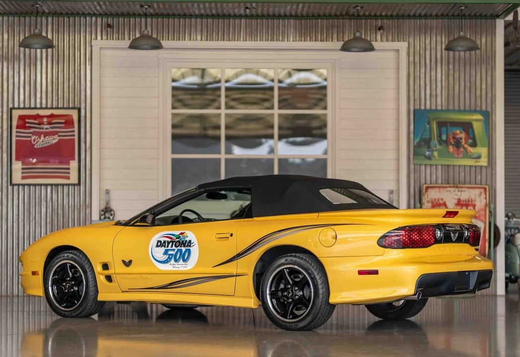 2002 Pontiac Firebird Trans Am 4th Gen - Image 18 of 31