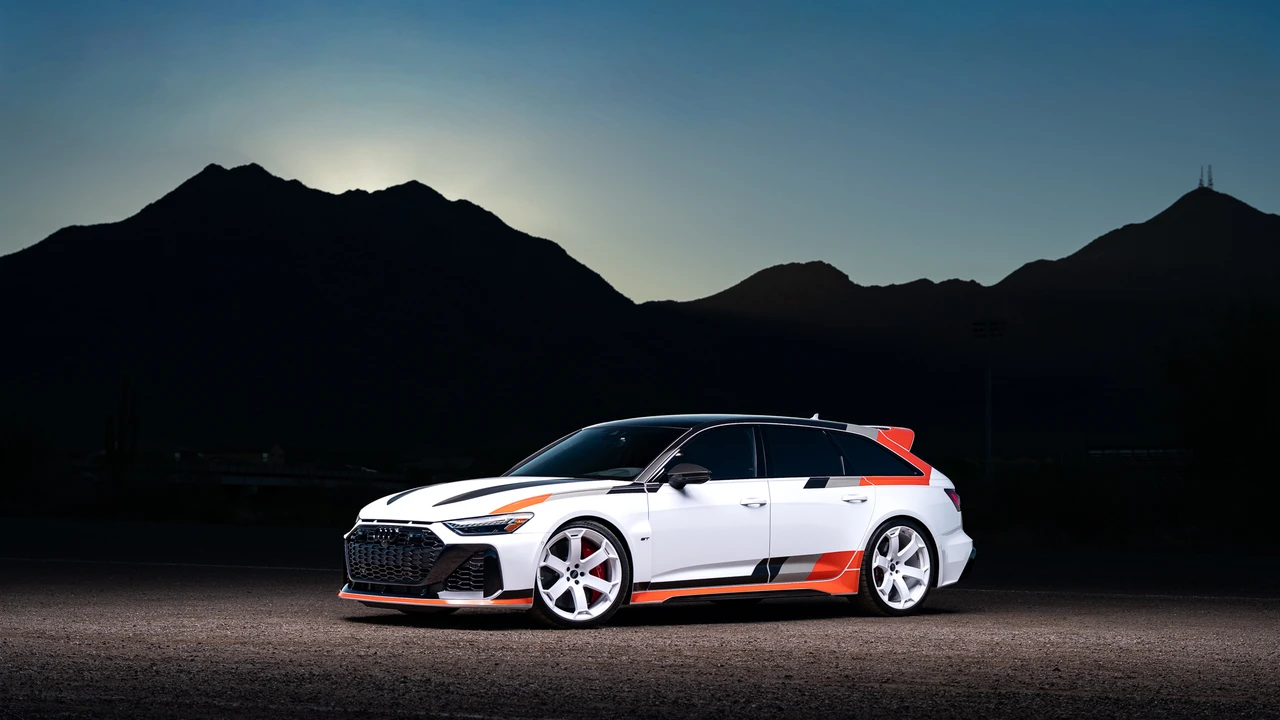 2025 Audi C8 RS6 - Image 2 of 31