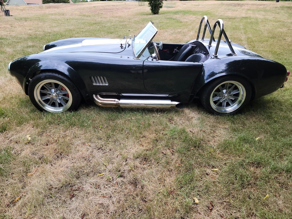 Shelby Cobra Replica - Image 14 of 31