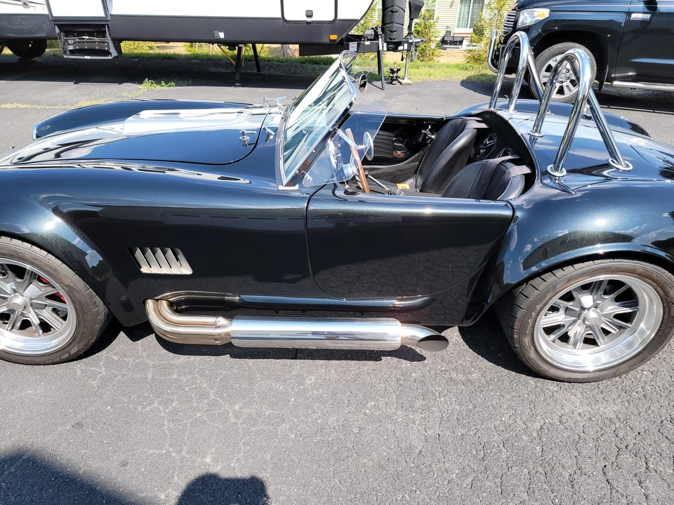 Shelby Cobra Replica - Image 27 of 31