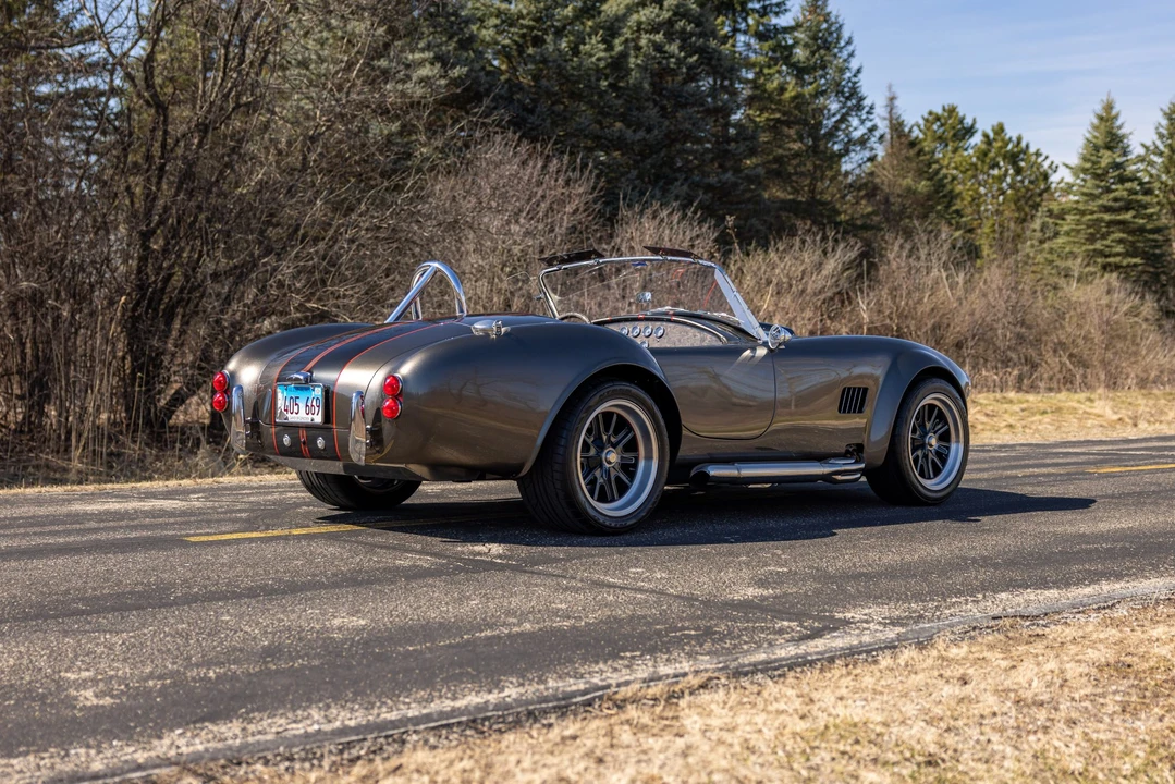 Shelby Cobra Replica - Image 13 of 31