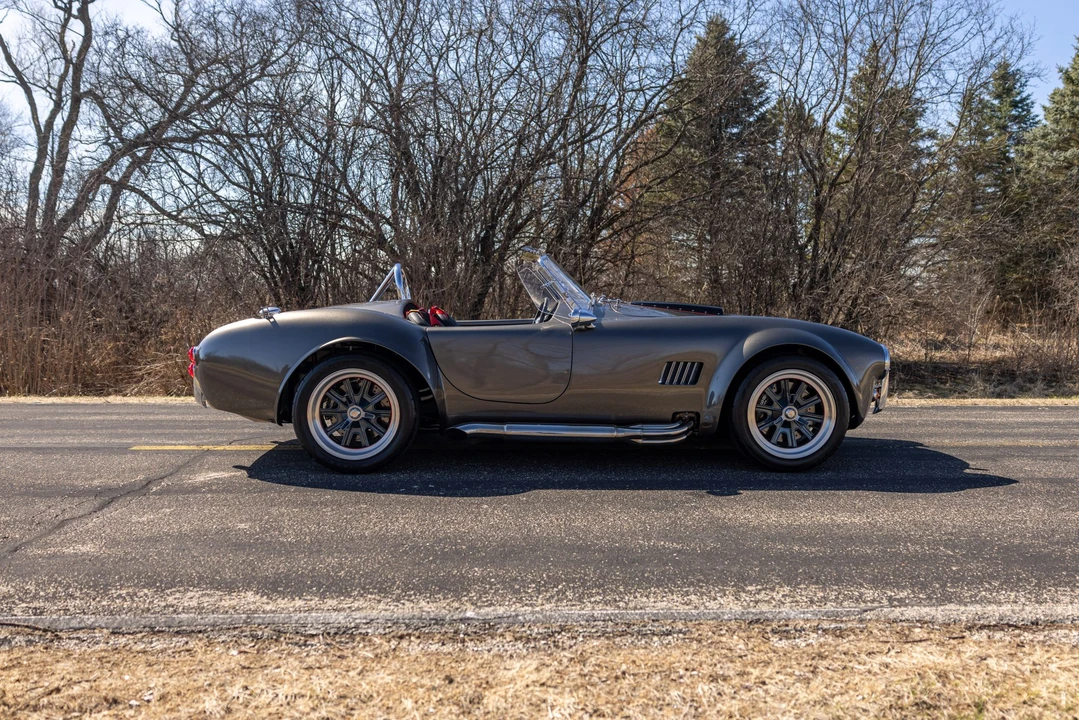 Shelby Cobra Replica - Image 14 of 31