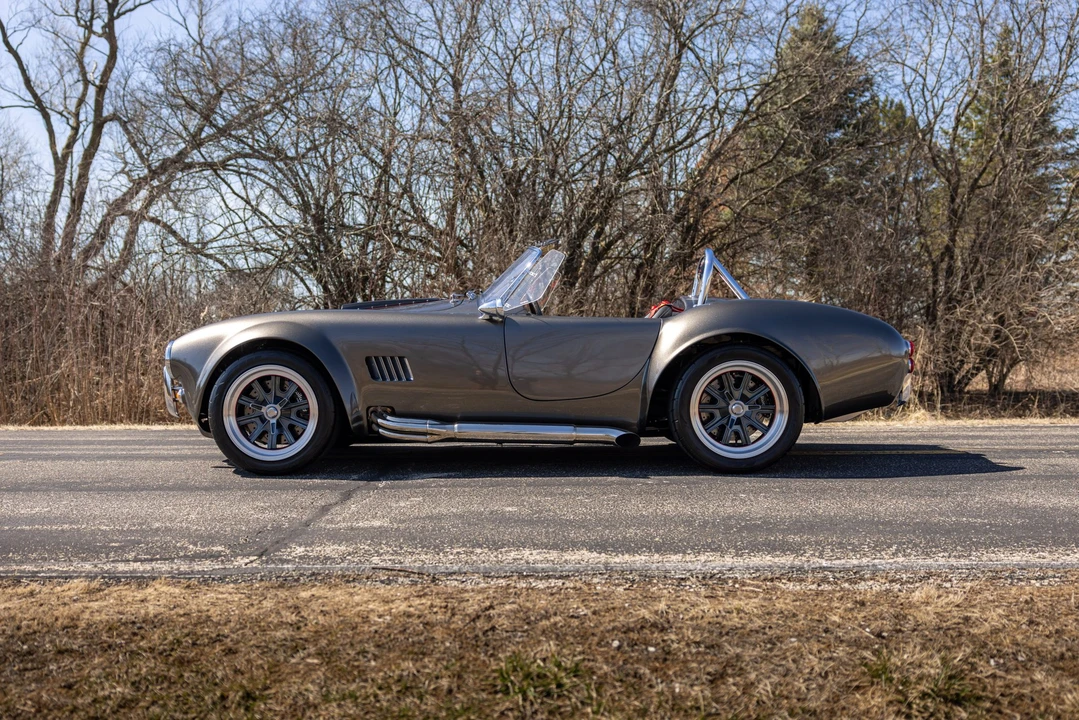 Shelby Cobra Replica - Image 19 of 31