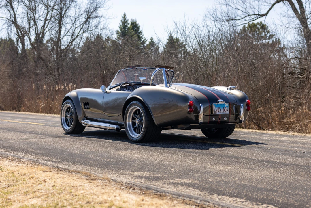 Shelby Cobra Replica - Image 20 of 31
