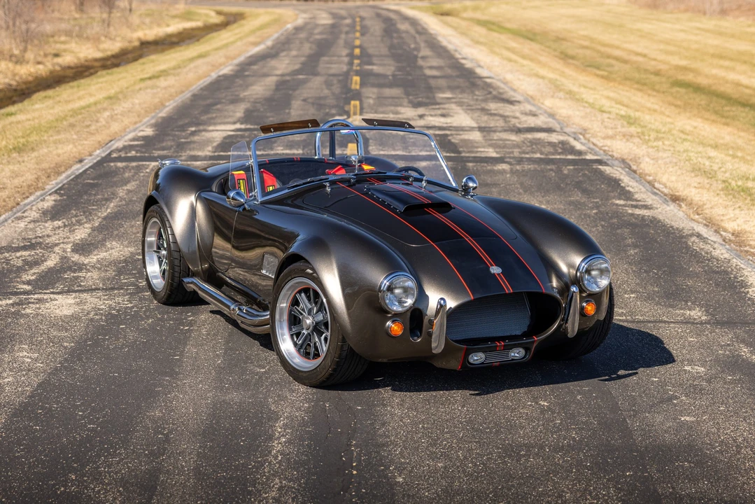 Shelby Cobra Replica - Image 3 of 31
