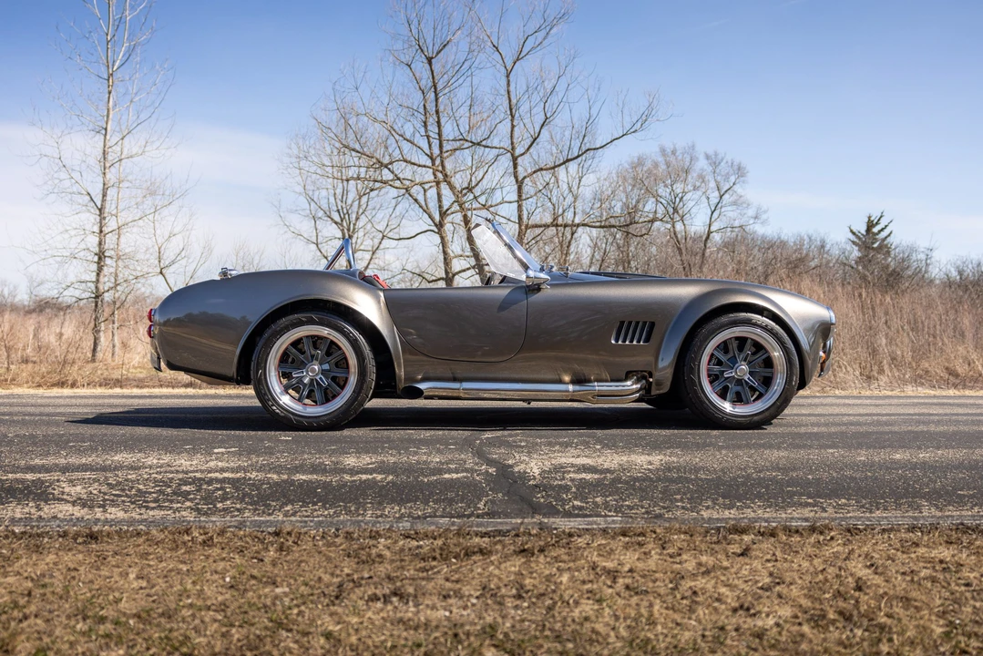 Shelby Cobra Replica - Image 25 of 31