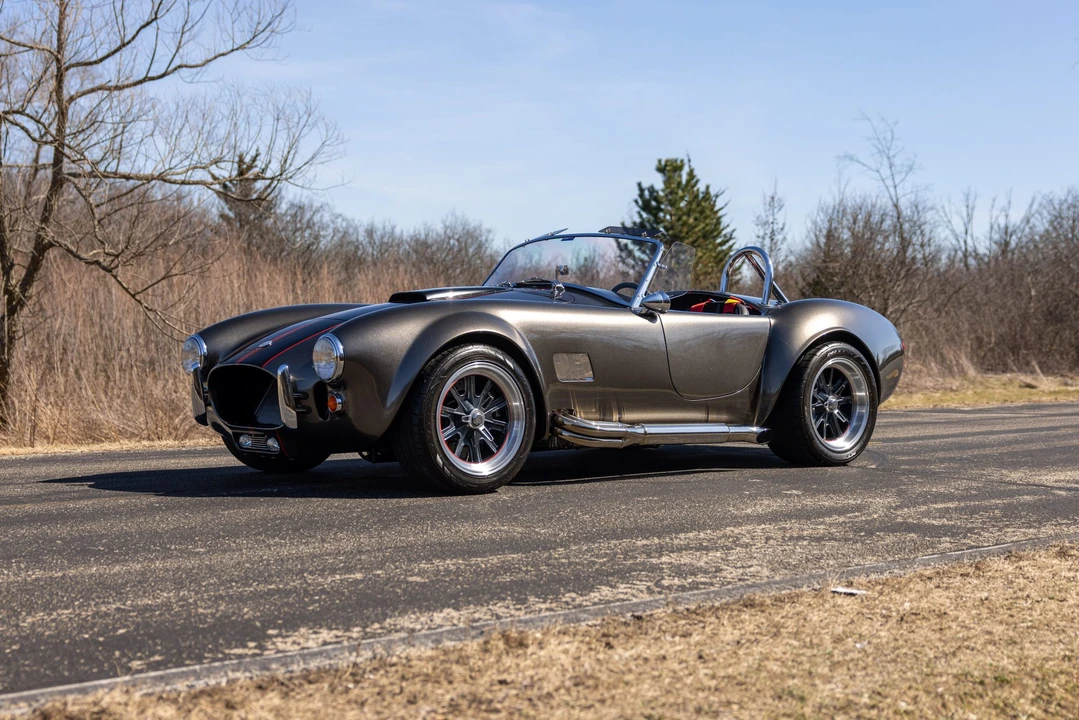 Shelby Cobra Replica - Image 8 of 31