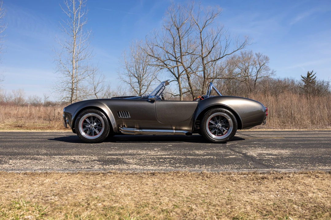 Shelby Cobra Replica - Image 9 of 31