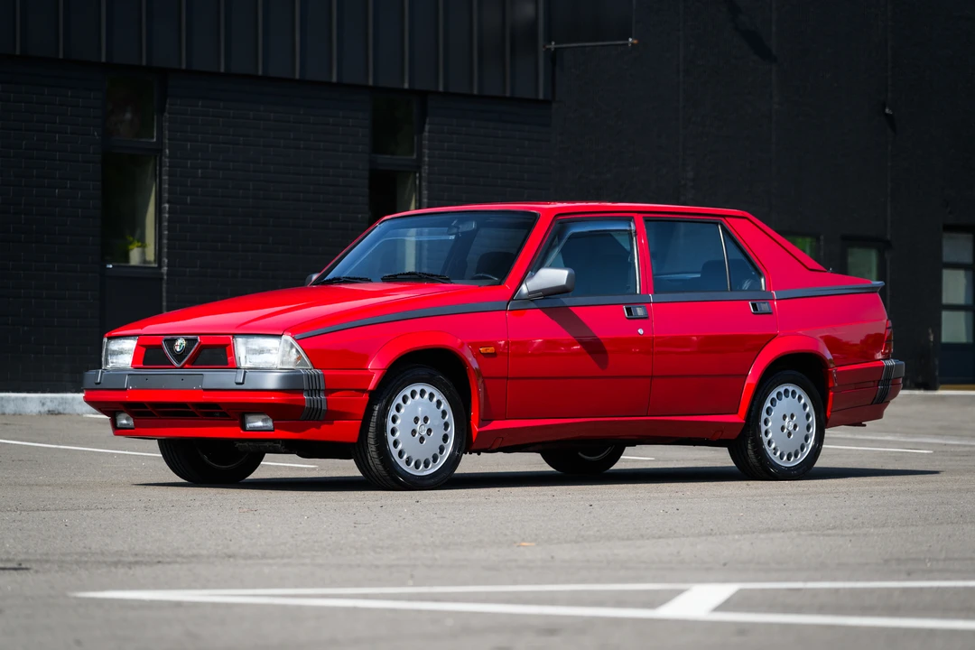 1990 Alfa Romeo 75/Milano - Image 3 of 31