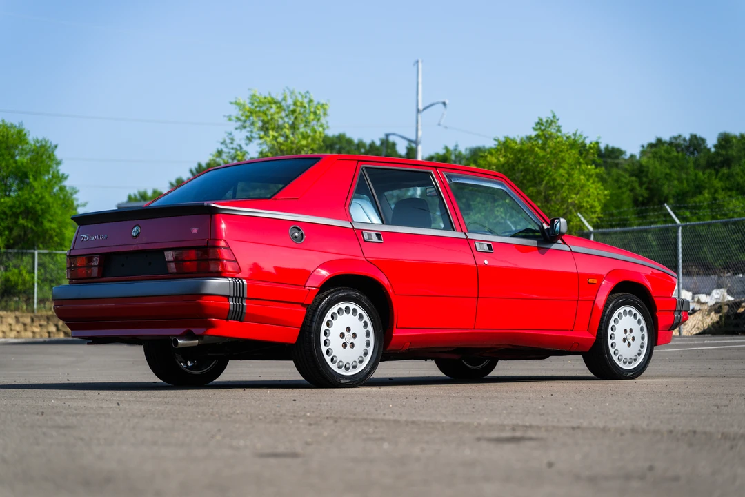1990 Alfa Romeo 75/Milano - Image 12 of 31