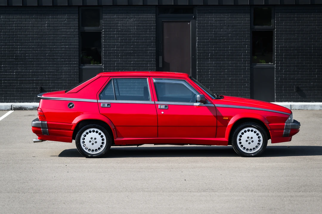 1990 Alfa Romeo 75/Milano - Image 13 of 31