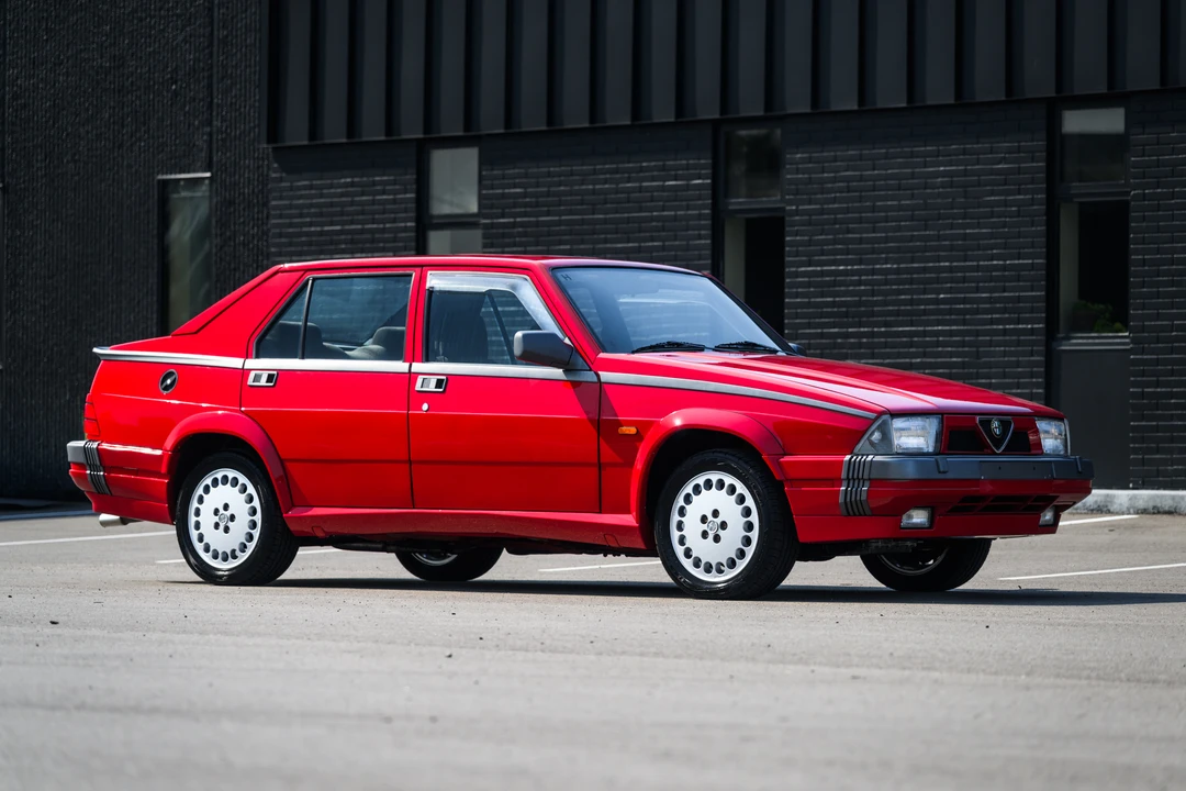 1990 Alfa Romeo 75/Milano - Image 15 of 31