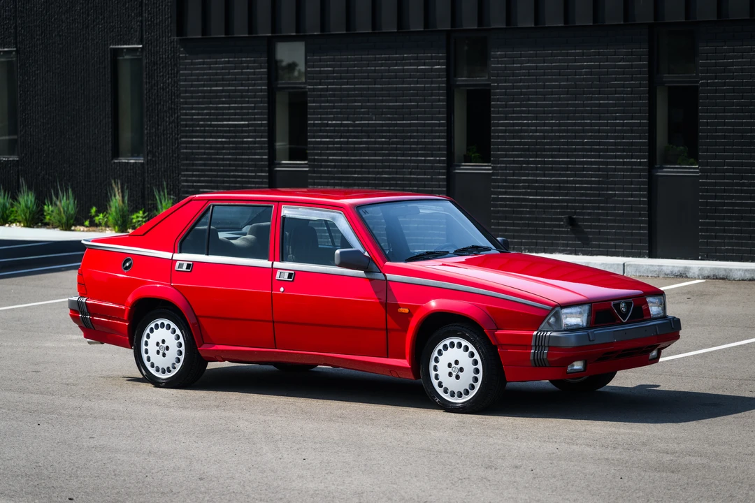 1990 Alfa Romeo 75/Milano - Image 16 of 31