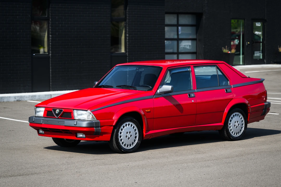 1990 Alfa Romeo 75/Milano - Image 2 of 31