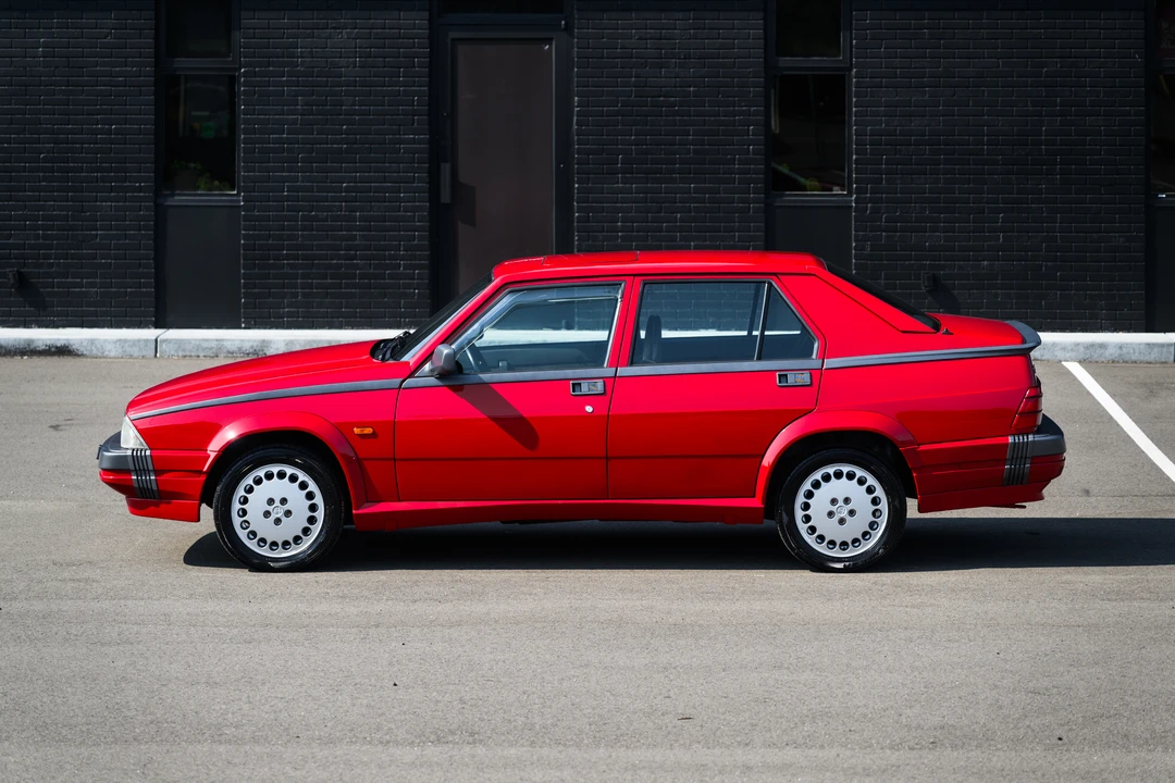 1990 Alfa Romeo 75/Milano - Image 5 of 31
