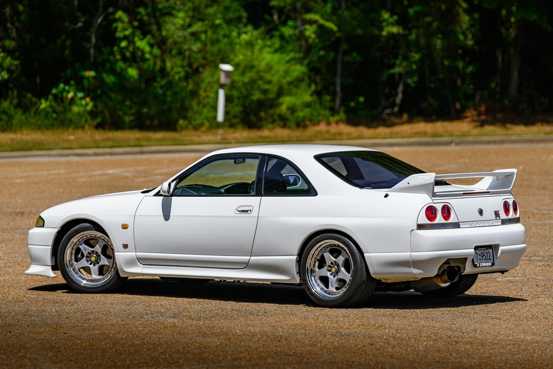 1996 Nissan R33 Skyline GT-R 9th Gen - Image 23 of 31